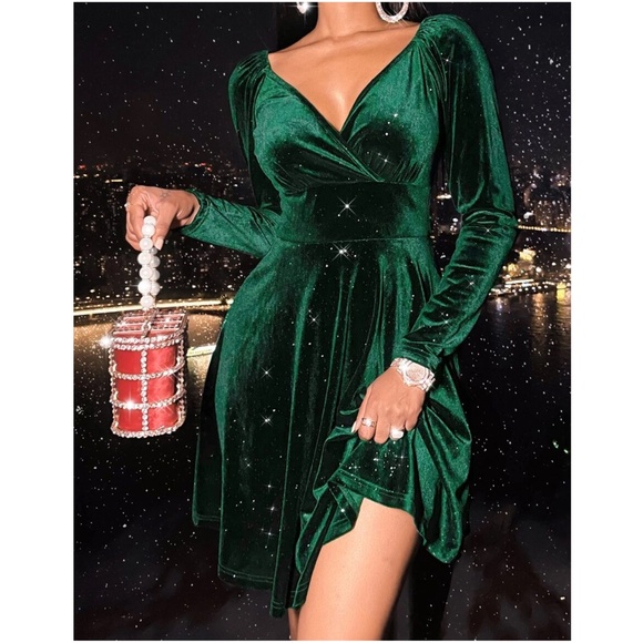 Luxe Surplice Velvet Long Sleeve Party Evening Dress - Picture 9 of 11